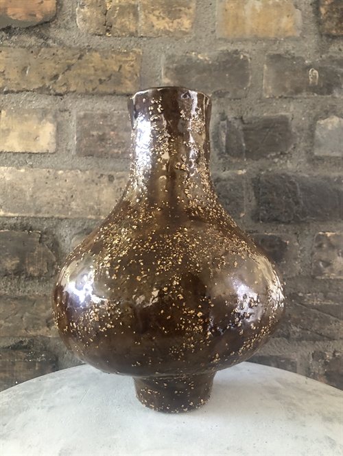 Keramik vase af Pernille Calundan - er p.t. udstillet hos Dansk Design Atelier i Aarhus